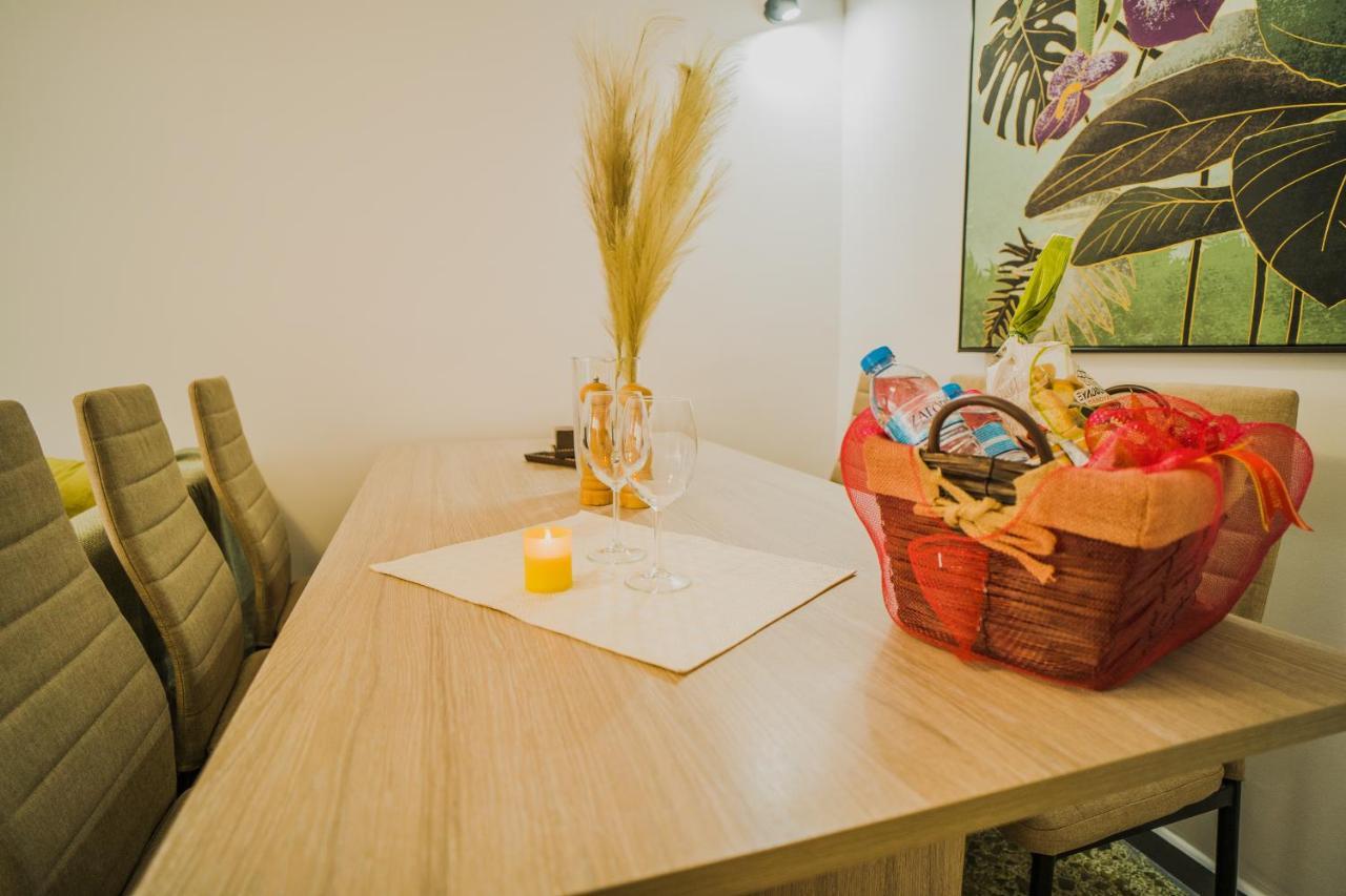Green Apartment Ground Floor Feel Like Home Properties Saronida Eksteriør bilde