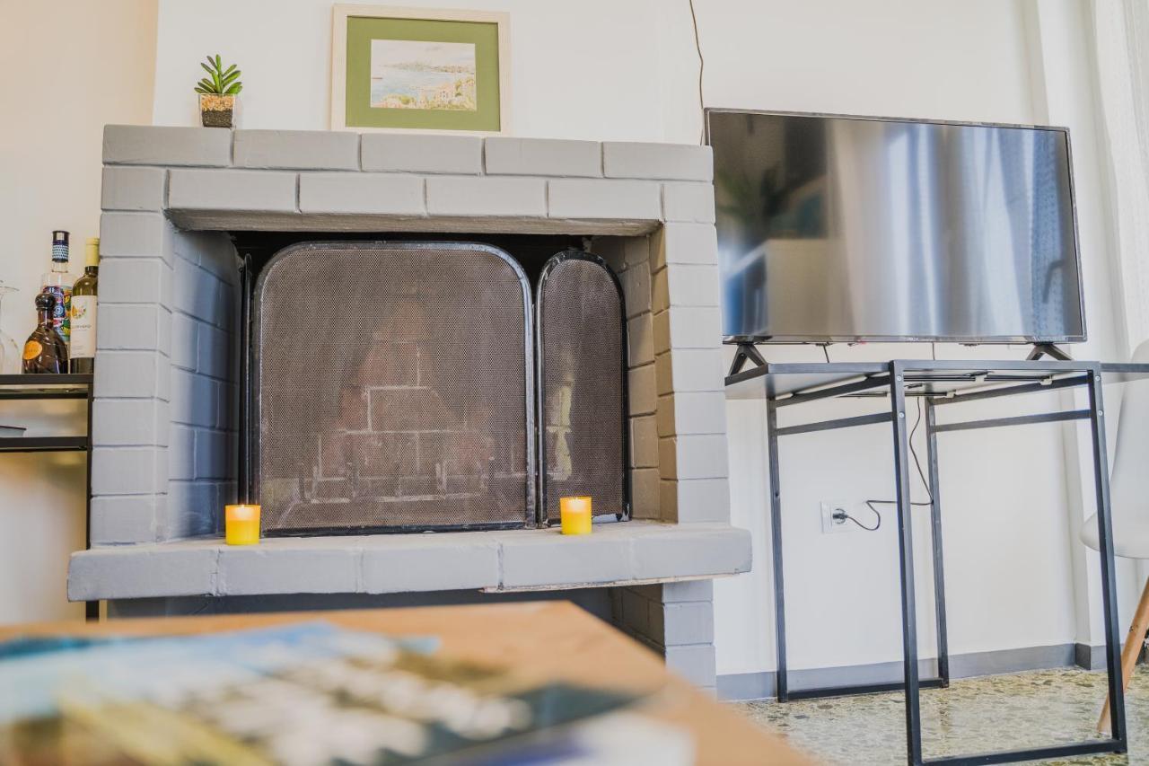 Green Apartment Ground Floor Feel Like Home Properties Saronida Eksteriør bilde