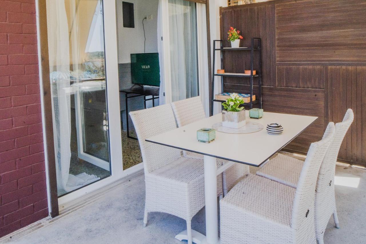Green Apartment Ground Floor Feel Like Home Properties Saronida Eksteriør bilde