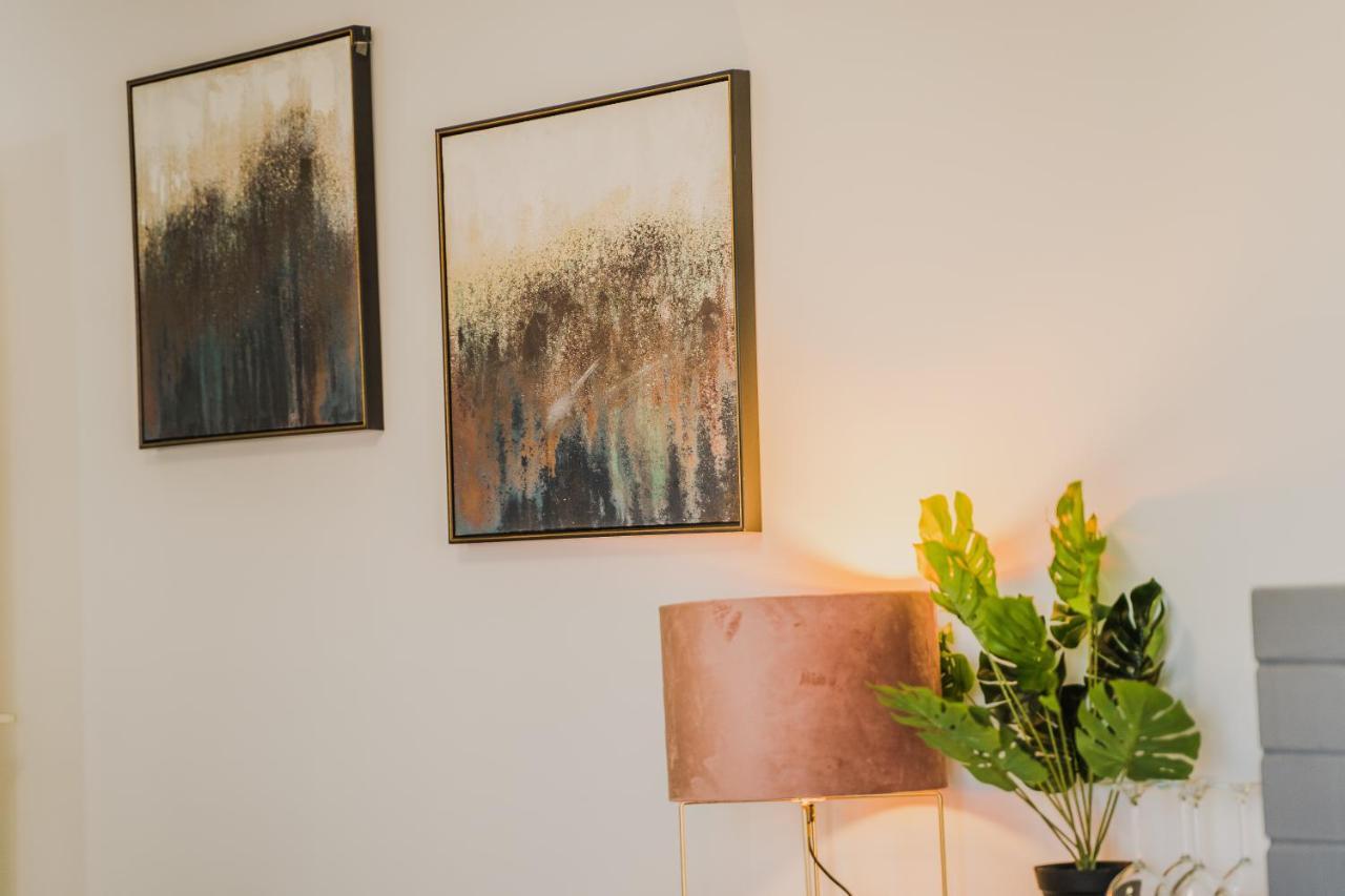 Green Apartment Ground Floor Feel Like Home Properties Saronida Eksteriør bilde