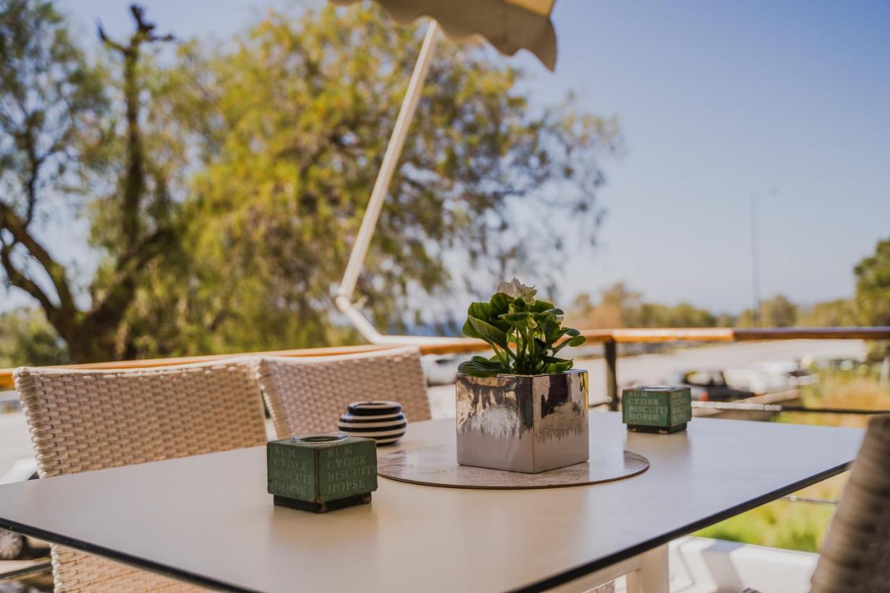 Green Apartment Ground Floor Feel Like Home Properties Saronida Eksteriør bilde
